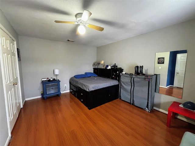9717 Debbie Lane, Houston, TX 77038
