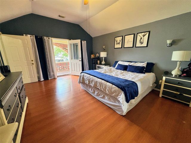 9717 Debbie Lane, Houston, TX 77038