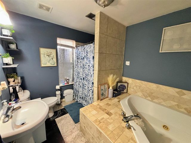 9717 Debbie Lane, Houston, TX 77038