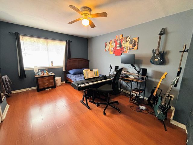 9717 Debbie Lane, Houston, TX 77038