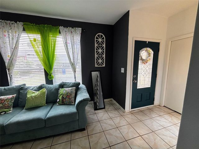 9717 Debbie Lane, Houston, TX 77038