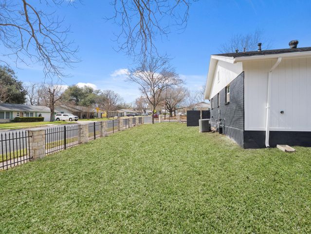 8401 Staunton DR, Austin, TX 78758