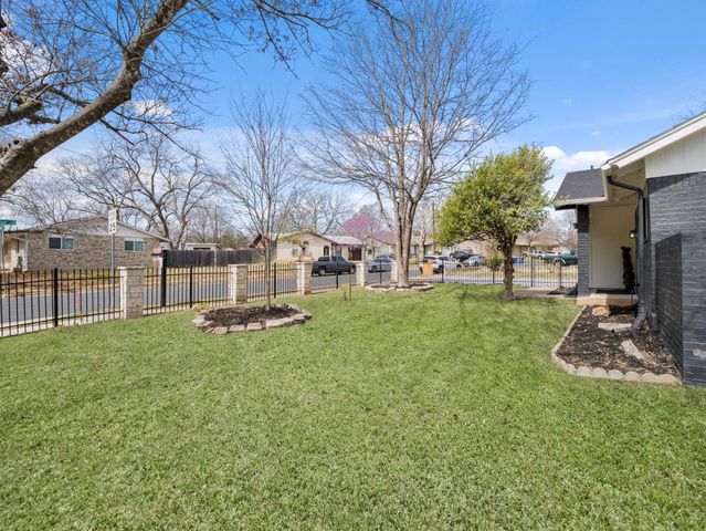 8401 Staunton DR, Austin, TX 78758