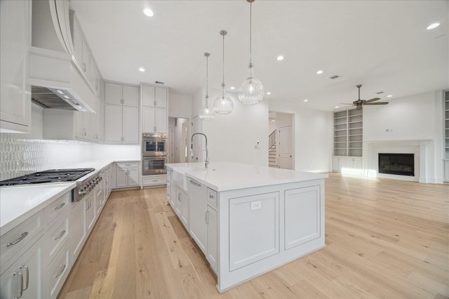 1119 Willard Street, Houston, TX 77006