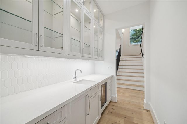 1119 Willard Street, Houston, TX 77006