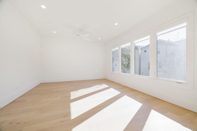 1119 Willard Street, Houston, TX 77006