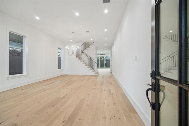 1119 Willard Street, Houston, TX 77006