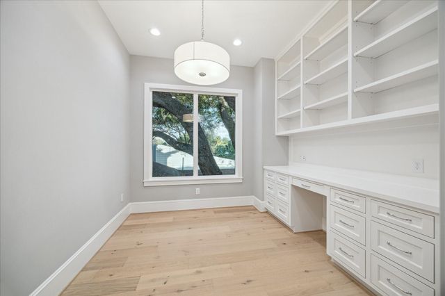 1119 Willard Street, Houston, TX 77006