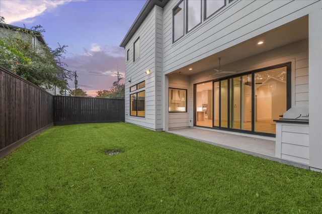 1119 Willard Street, Houston, TX 77006