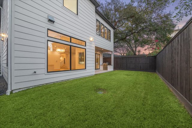 1119 Willard Street, Houston, TX 77006