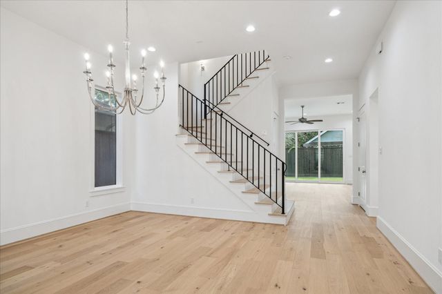 1119 Willard Street, Houston, TX 77006