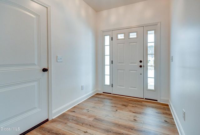 102 Anna Court, Rotterdam, NY 12306