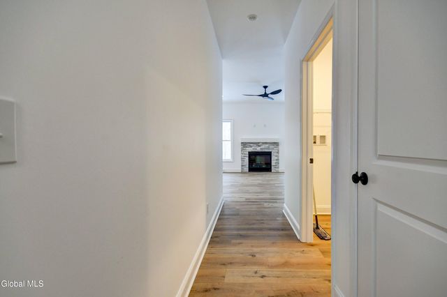 102 Anna Court, Rotterdam, NY 12306