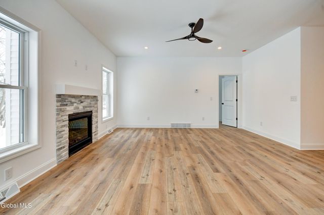 102 Anna Court, Rotterdam, NY 12306