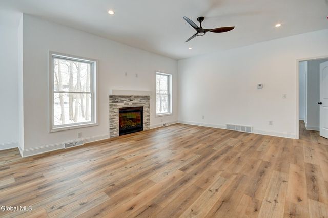 102 Anna Court, Rotterdam, NY 12306