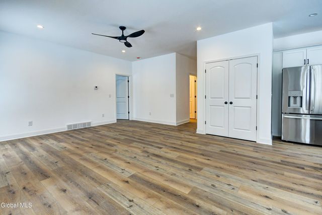 102 Anna Court, Rotterdam, NY 12306