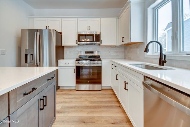 102 Anna Court, Rotterdam, NY 12306