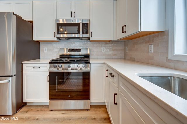 102 Anna Court, Rotterdam, NY 12306