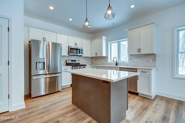 102 Anna Court, Rotterdam, NY 12306