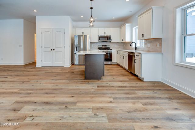 102 Anna Court, Rotterdam, NY 12306