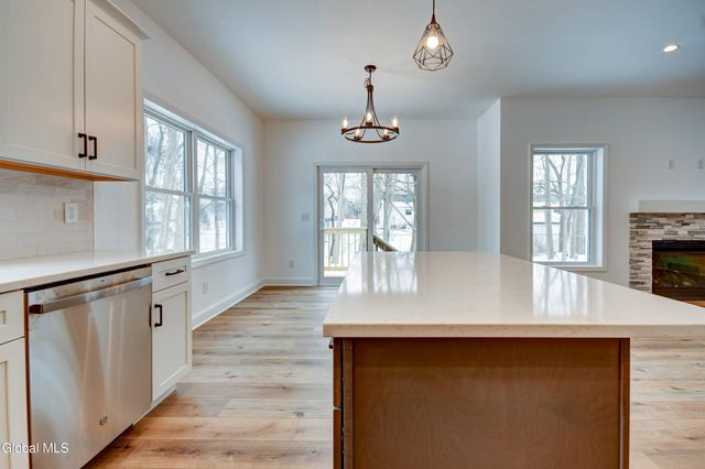 102 Anna Court, Rotterdam, NY 12306