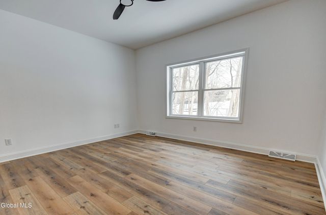 102 Anna Court, Rotterdam, NY 12306