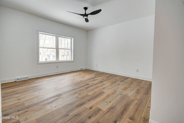 102 Anna Court, Rotterdam, NY 12306