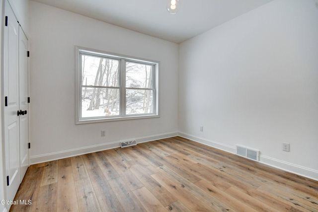 102 Anna Court, Rotterdam, NY 12306