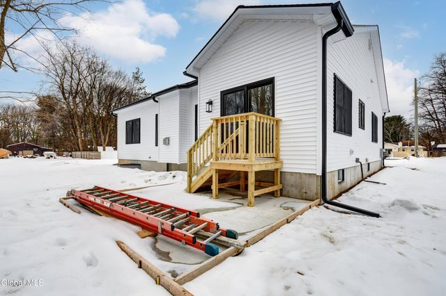 102 Anna Court, Rotterdam, NY 12306