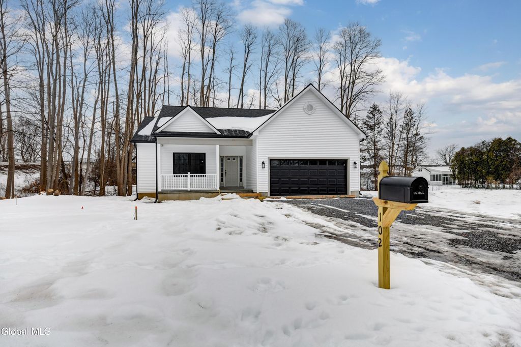 102 Anna Court, Rotterdam, NY 12306