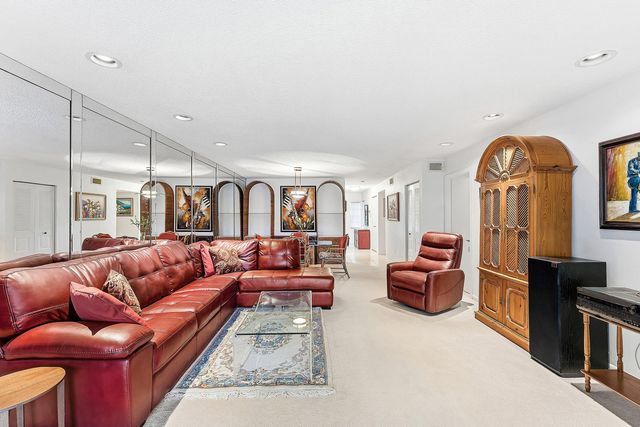 9283 Vista Del Lago, Boca Raton, FL 33428