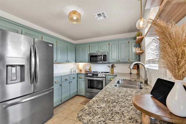 438 NW Granite Ave, Cache, OK 73527