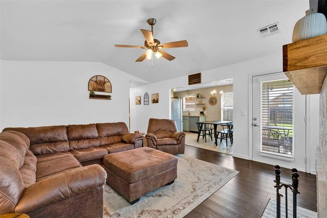 438 NW Granite Ave, Cache, OK 73527
