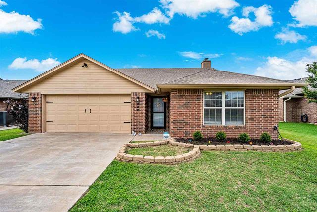 438 NW Granite Ave, Cache, OK 73527