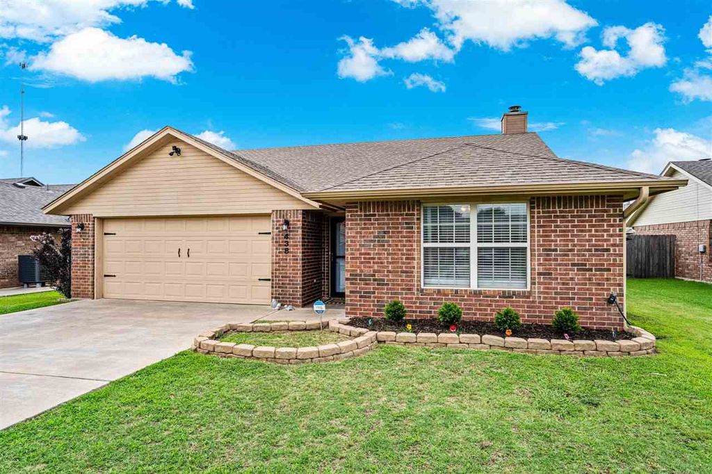 438 NW Granite Ave, Cache, OK 73527