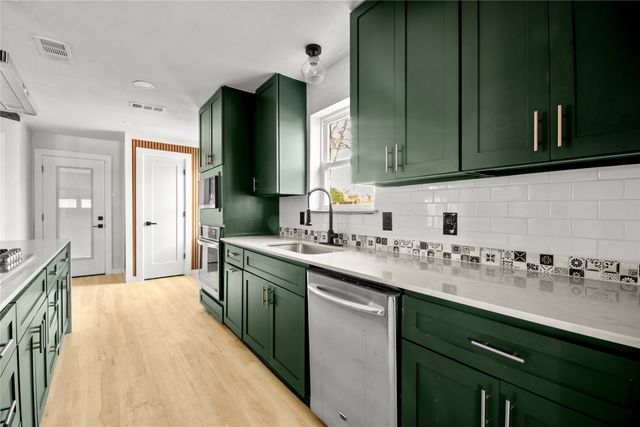 6211 Symphony Lane, Dallas, TX 75227