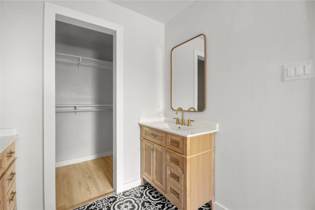 6211 Symphony Lane, Dallas, TX 75227