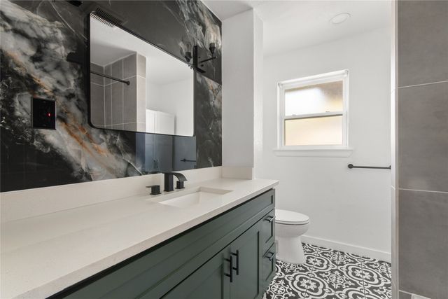 6211 Symphony Lane, Dallas, TX 75227