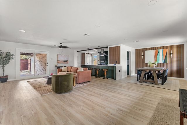 6211 Symphony Lane, Dallas, TX 75227