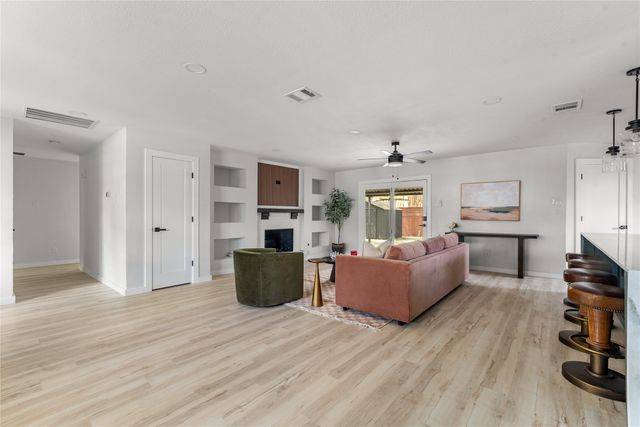 6211 Symphony Lane, Dallas, TX 75227