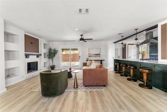 6211 Symphony Lane, Dallas, TX 75227