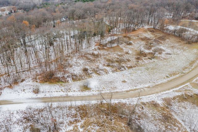 1933 Percy Lane, Highland, MI 48357