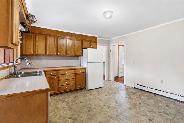 17 Moosebrook Rd, Southampton, MA 01073
