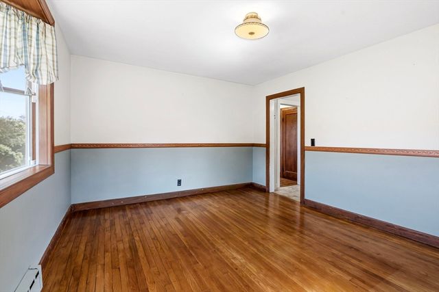 17 Moosebrook Rd, Southampton, MA 01073