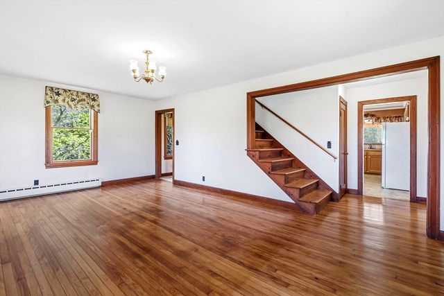 17 Moosebrook Rd, Southampton, MA 01073