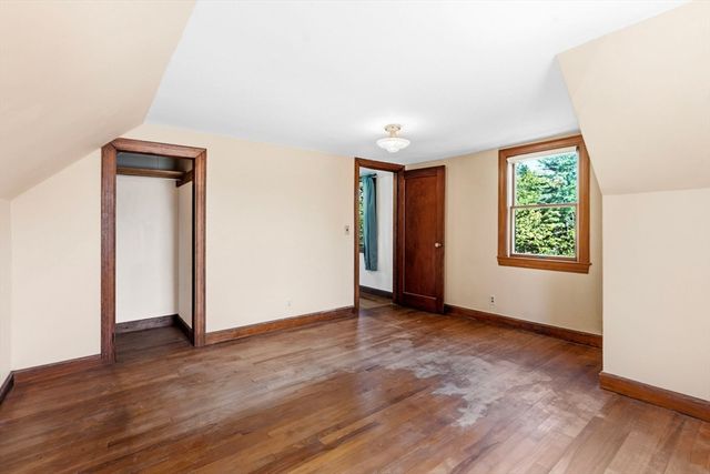 17 Moosebrook Rd, Southampton, MA 01073
