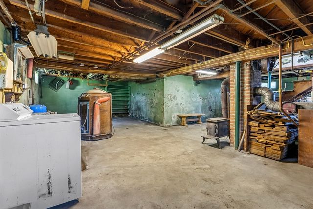 17 Moosebrook Rd, Southampton, MA 01073