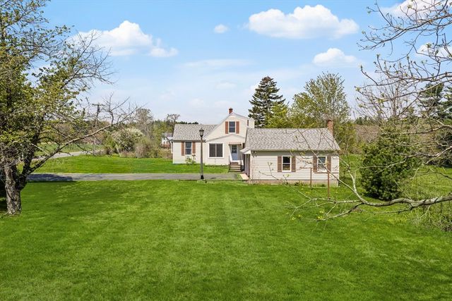 17 Moosebrook Rd, Southampton, MA 01073