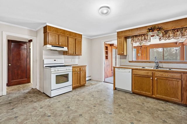 17 Moosebrook Rd, Southampton, MA 01073