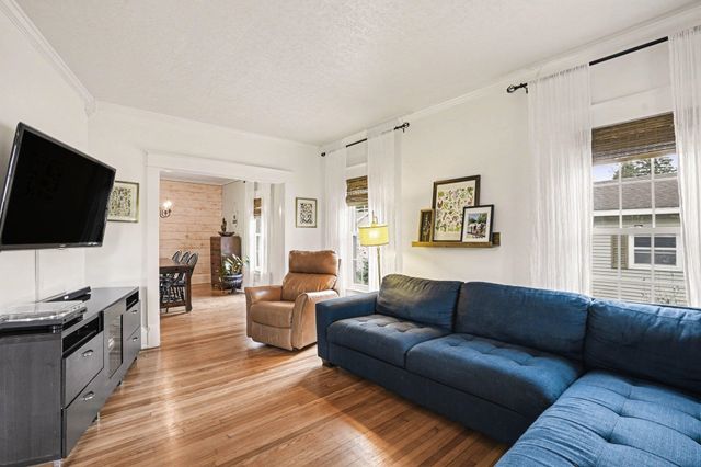 209 N Powell Road, Essexville, MI 48732